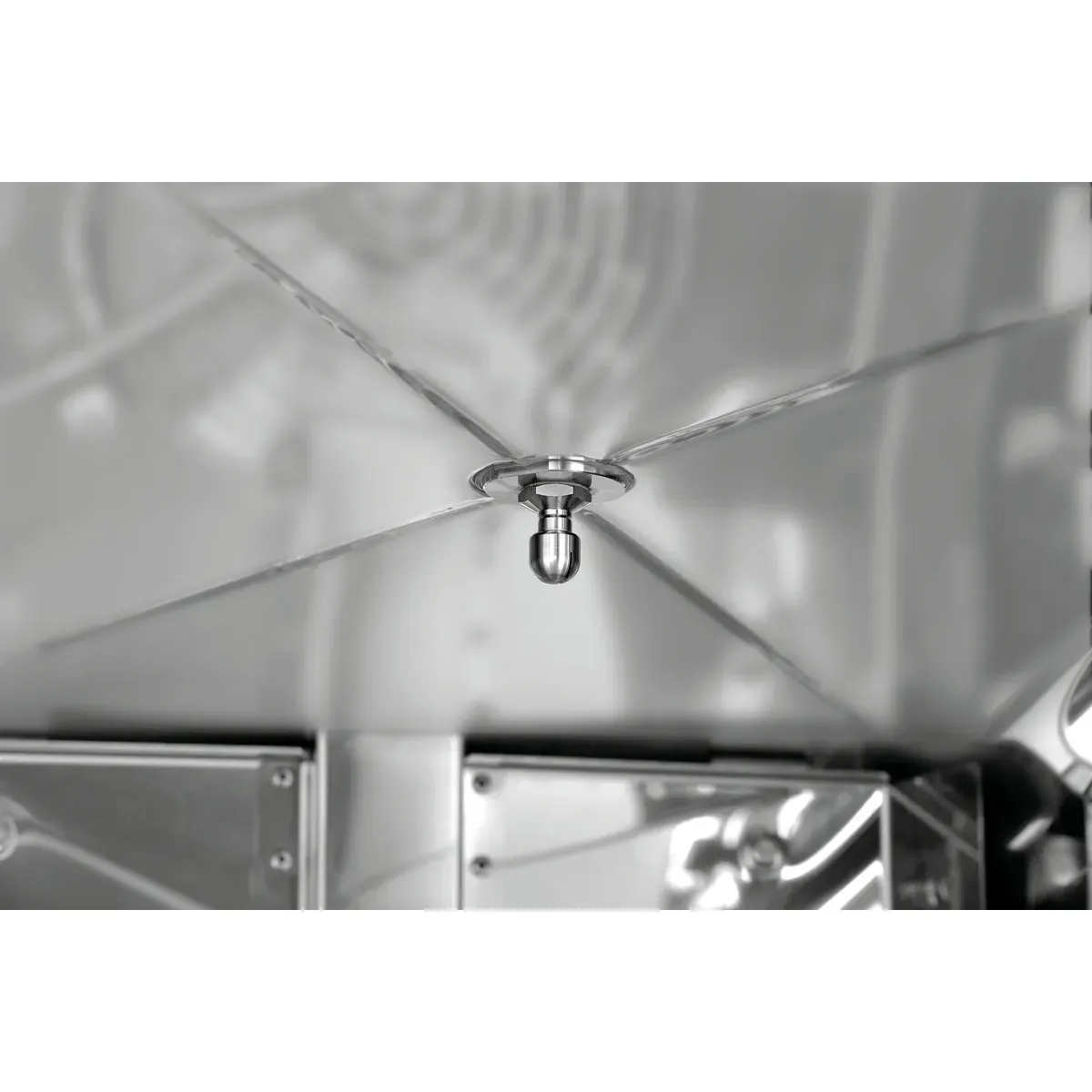 Bartscher 117263 Kombidämpfer Silversteam-K 6110DRS Nahansicht innen, Injektor Waschanlage