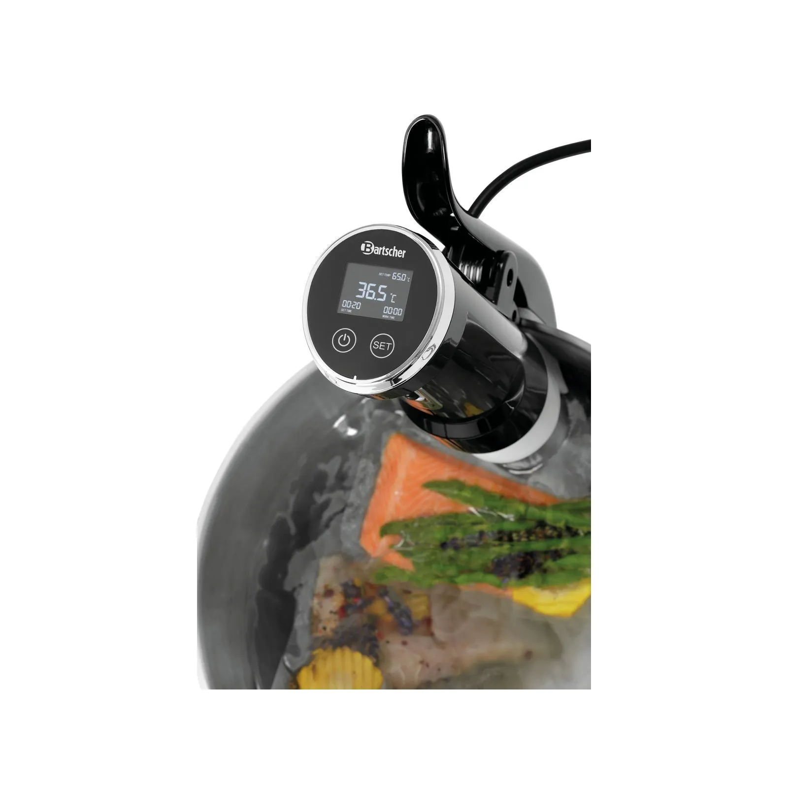 Bartscher 115133 Sous-Vide-Stick SV ST15L Nahansicht, im Topf, mit Essen, Induktionskocher, Thermometer, Digitalanzeige, Edelstahl, Dampfkessel