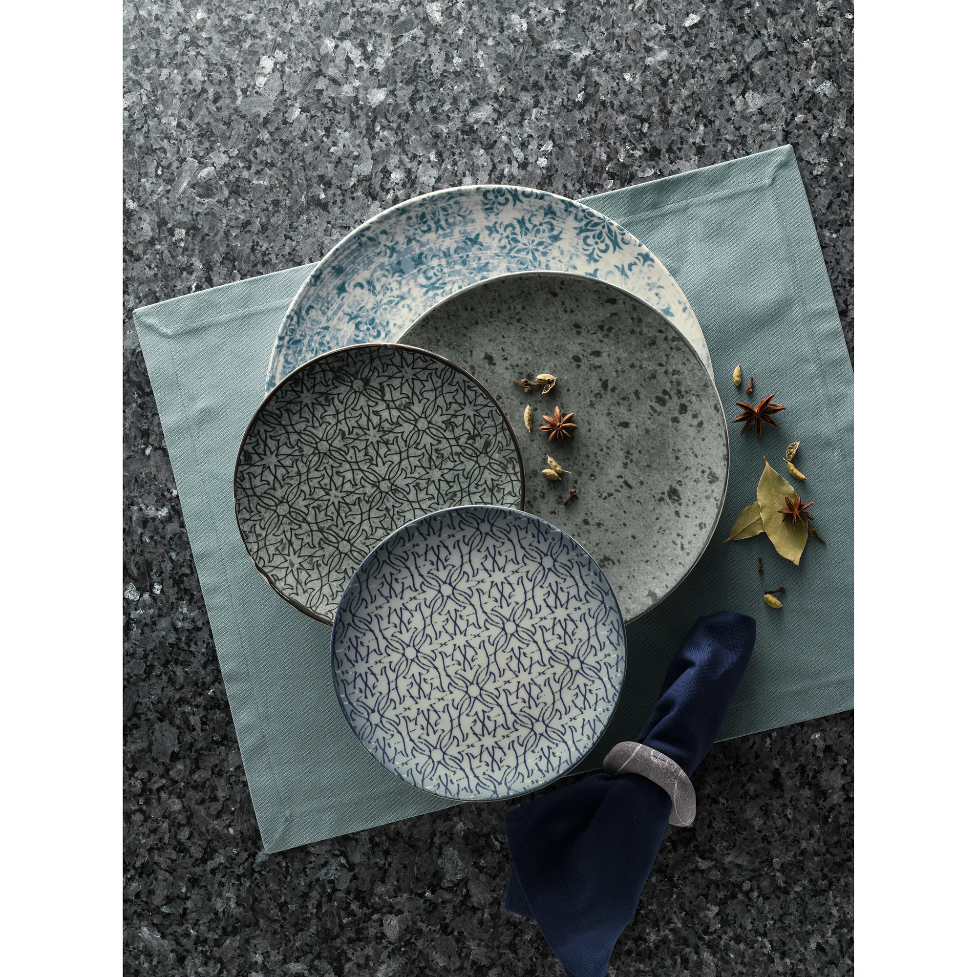 Schoenwald Shabby Chic Gruppenfoto mit 4 Tellern