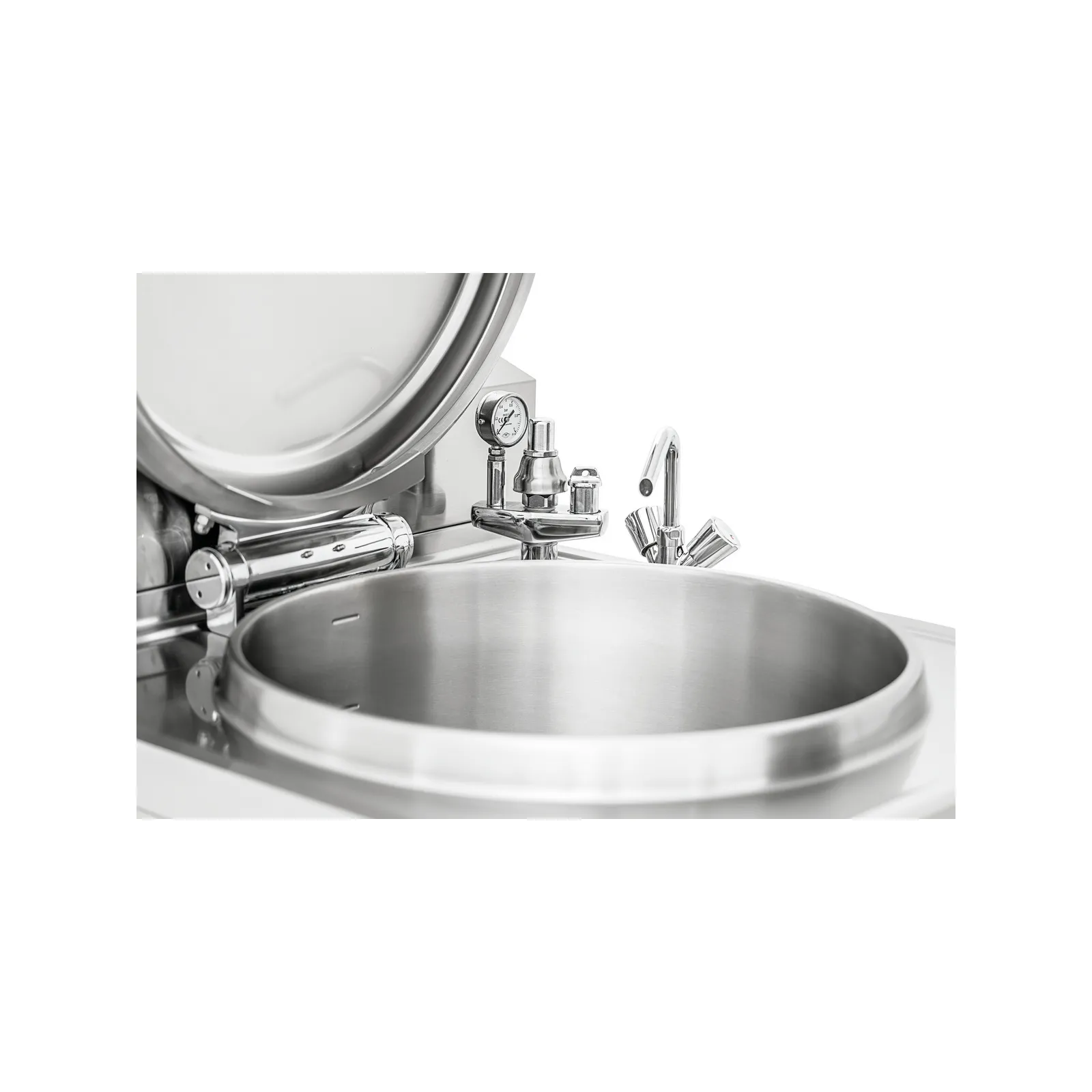 Bartscher 280022 Kochkessel E342L Nahansicht Wasserhahn, offener Deckel